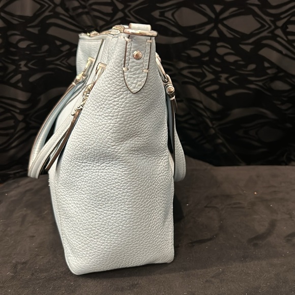 Stunning light blue Coach bag. - Picture 3 of 10